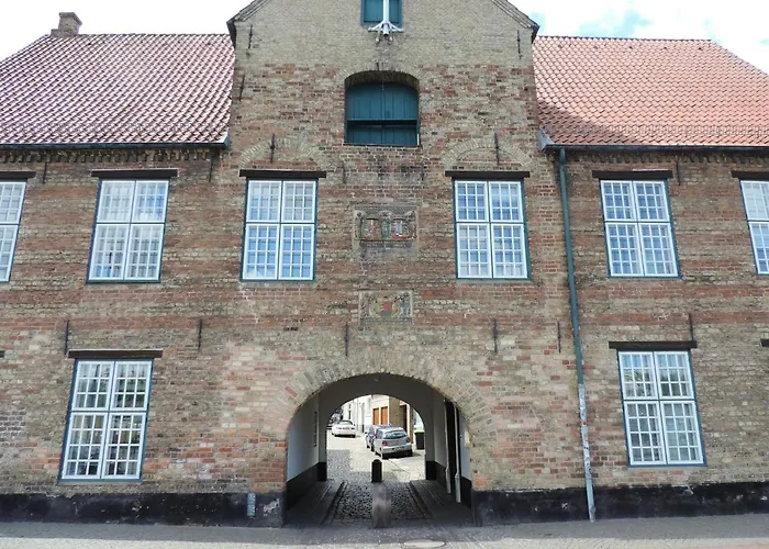 Kapitainskoje direkt am Hafen Flensburgs